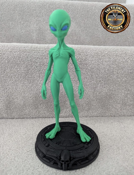 Green Alien Figurine 24cm Tall + Ornate Skull Stand– Sci-Fi Collectible UkSeller