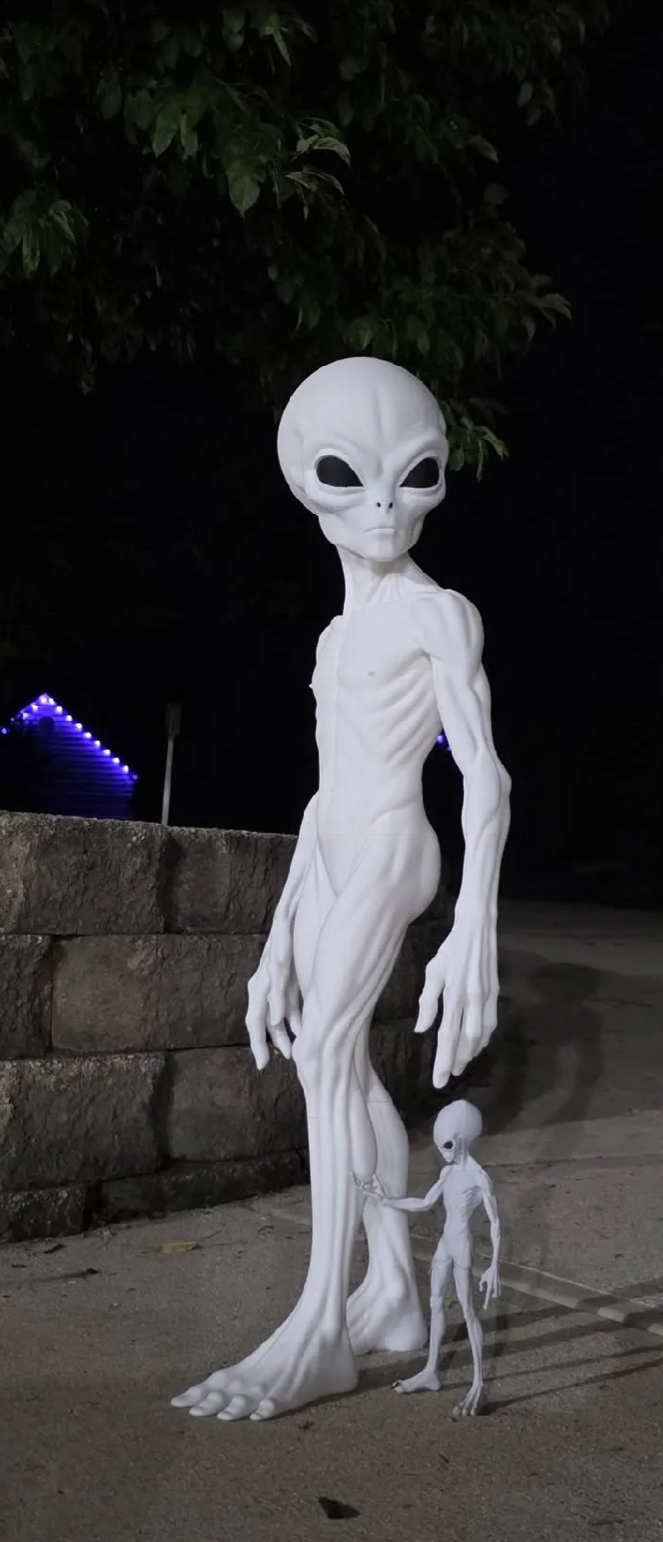 Gray Alien Figurine 3Foot Tall On Stand Sci-Fi - Detailed Sculpture UK Seller