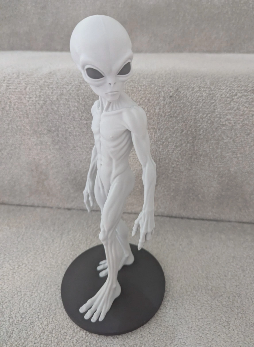 Gray Alien Watcher Figurine 24cm Tall On Stand – Sci-Fi - Detailed Sculpture