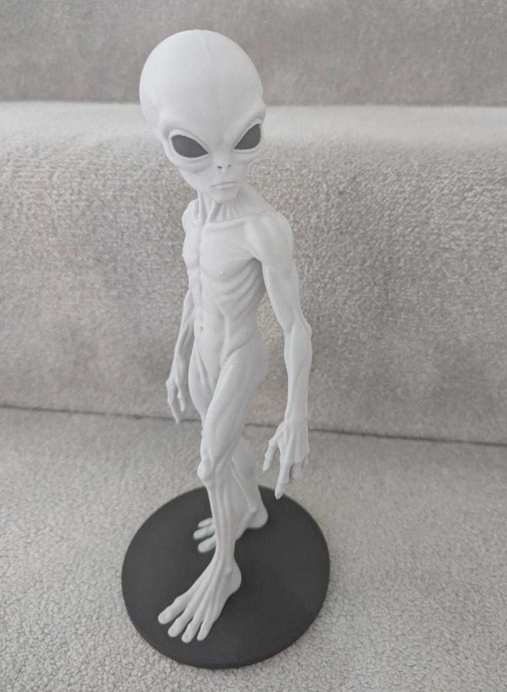 Gray Alien Watcher Figurine 24cm Tall On Stand – Sci-Fi - Detailed Sculpture