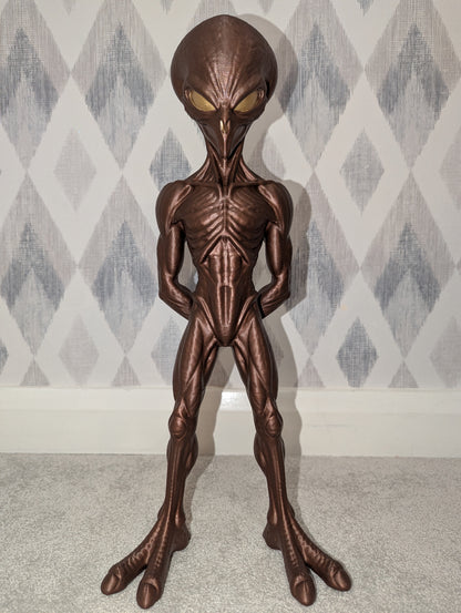 The Watcher -Exclusive Bronze & Gold Alien Statue – 47cm Tall & Hand painted model