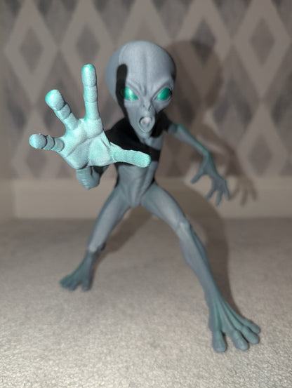 Grey Alien Figure – Standing Dynamic Pose – Custom Painted designs – Brand New