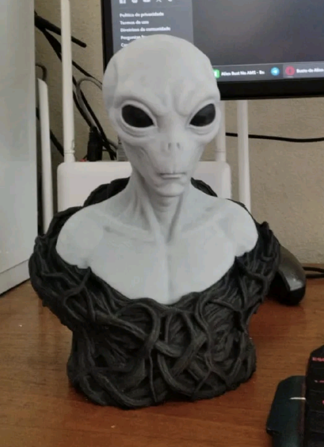 Grey Alien Bust Sculpture –Sci-Fi Extraterrestrial Figure-Large Model-UK seller
