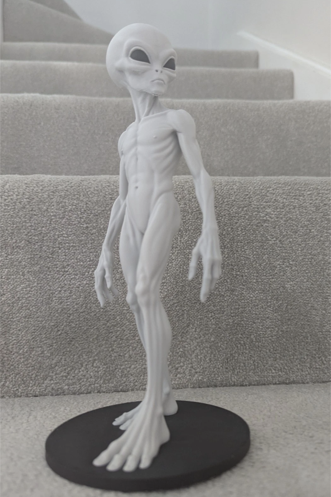 Gray Alien Watcher Figurine 24cm Tall On Stand – Sci-Fi - Detailed Sculpture