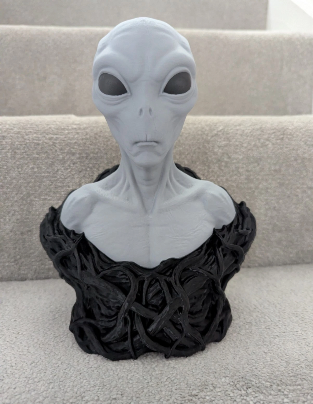 Grey Alien Bust Sculpture –Sci-Fi Extraterrestrial Figure-Large Model-UK seller