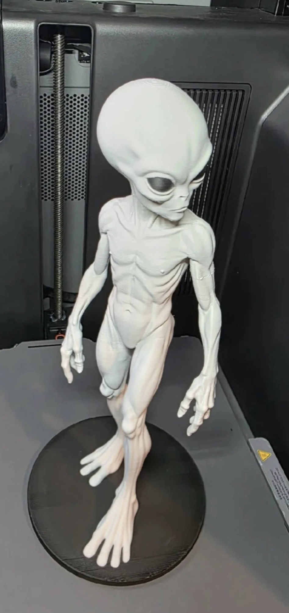 Gray Alien Watcher Figurine 24cm Tall On Stand – Sci-Fi - Detailed Sculpture