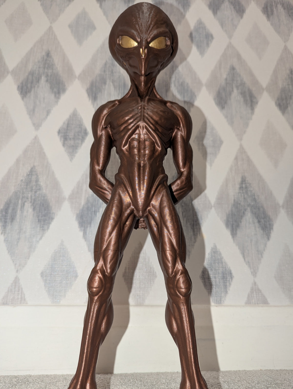 The Watcher -Exclusive Bronze & Gold Alien Statue – 47cm Tall & Hand painted model