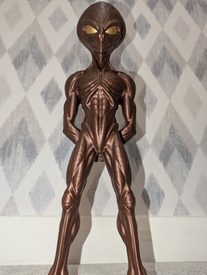 The Watcher -Exclusive Bronze & Gold Alien Statue – 47cm Tall & Hand painted model