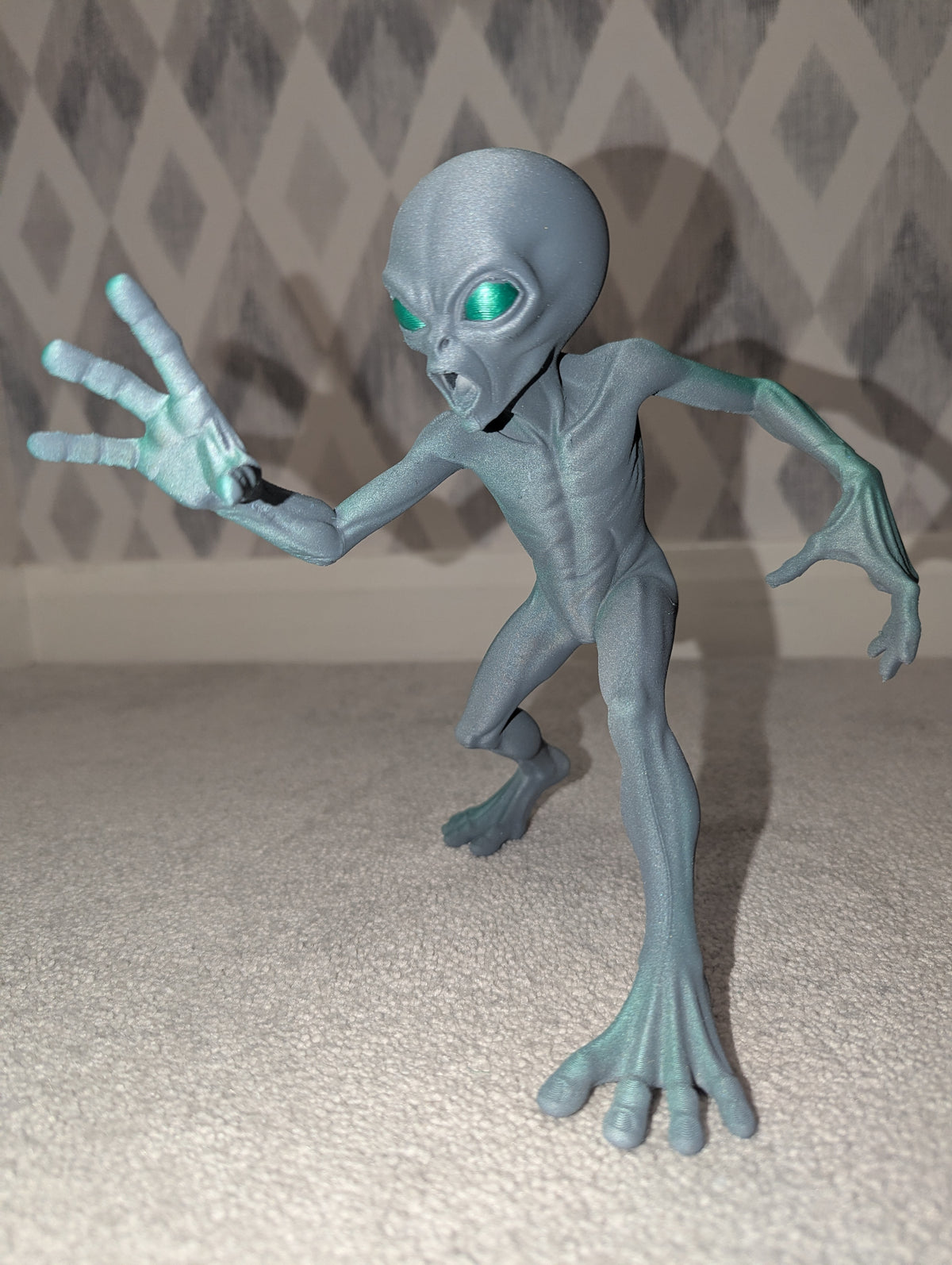 Grey Alien Figure – Standing Dynamic Pose – Custom Painted designs – Brand New