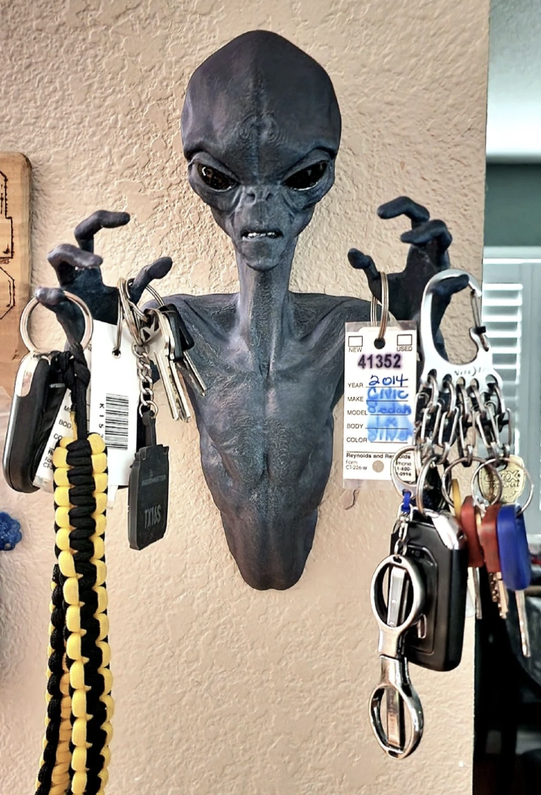 Highly Detailed Custom Grey Alien Bust -Premium 3D Printed Wall Mount UK Seller
