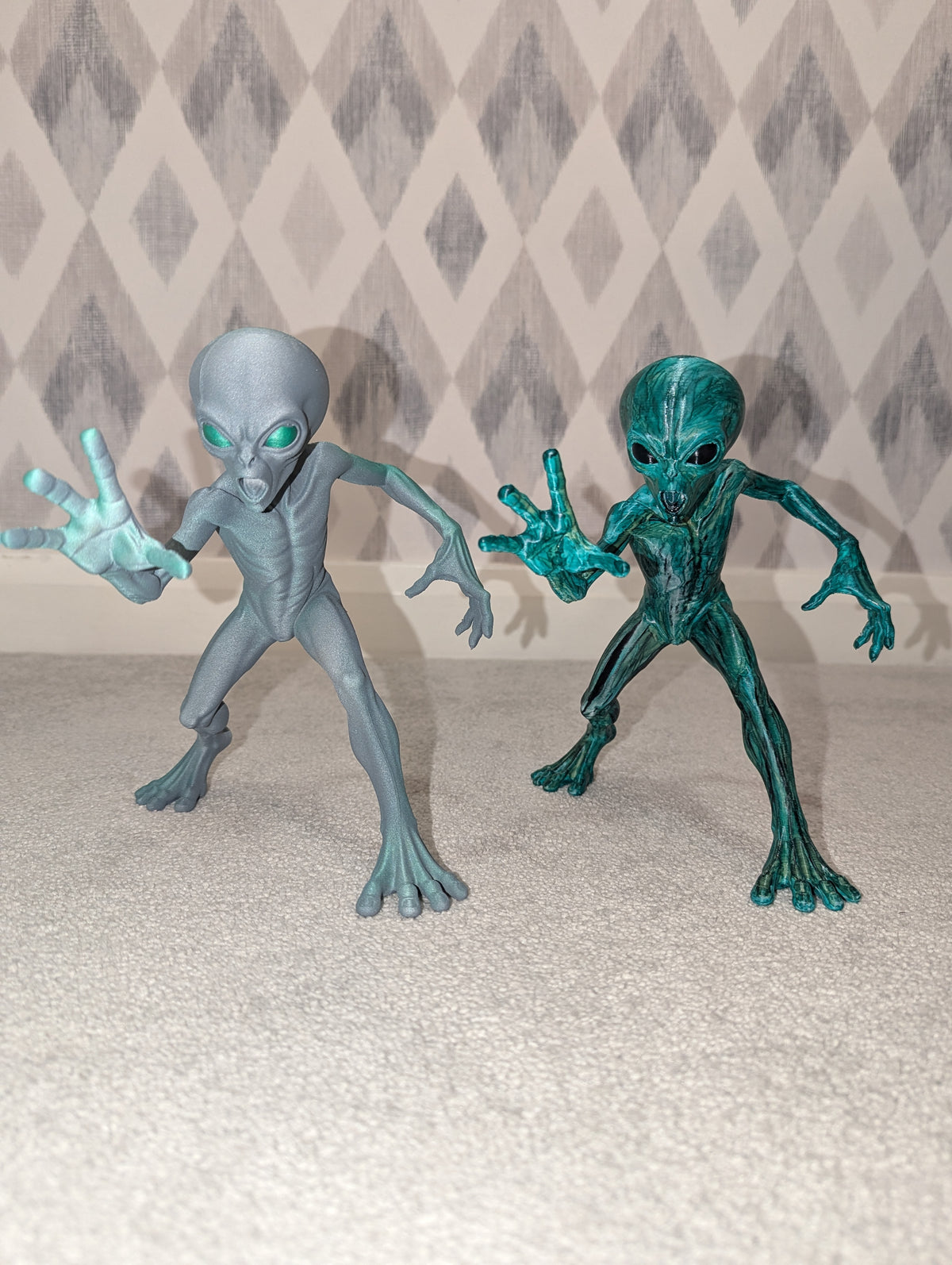Grey Alien Figure – Standing Dynamic Pose – Custom Painted designs – Brand New
