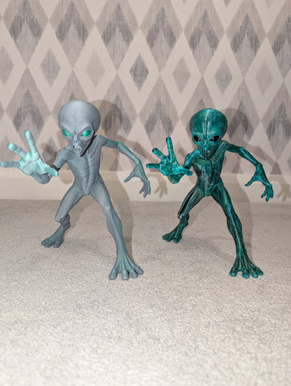 Grey Alien Figure – Standing Dynamic Pose – Custom Painted designs – Brand New