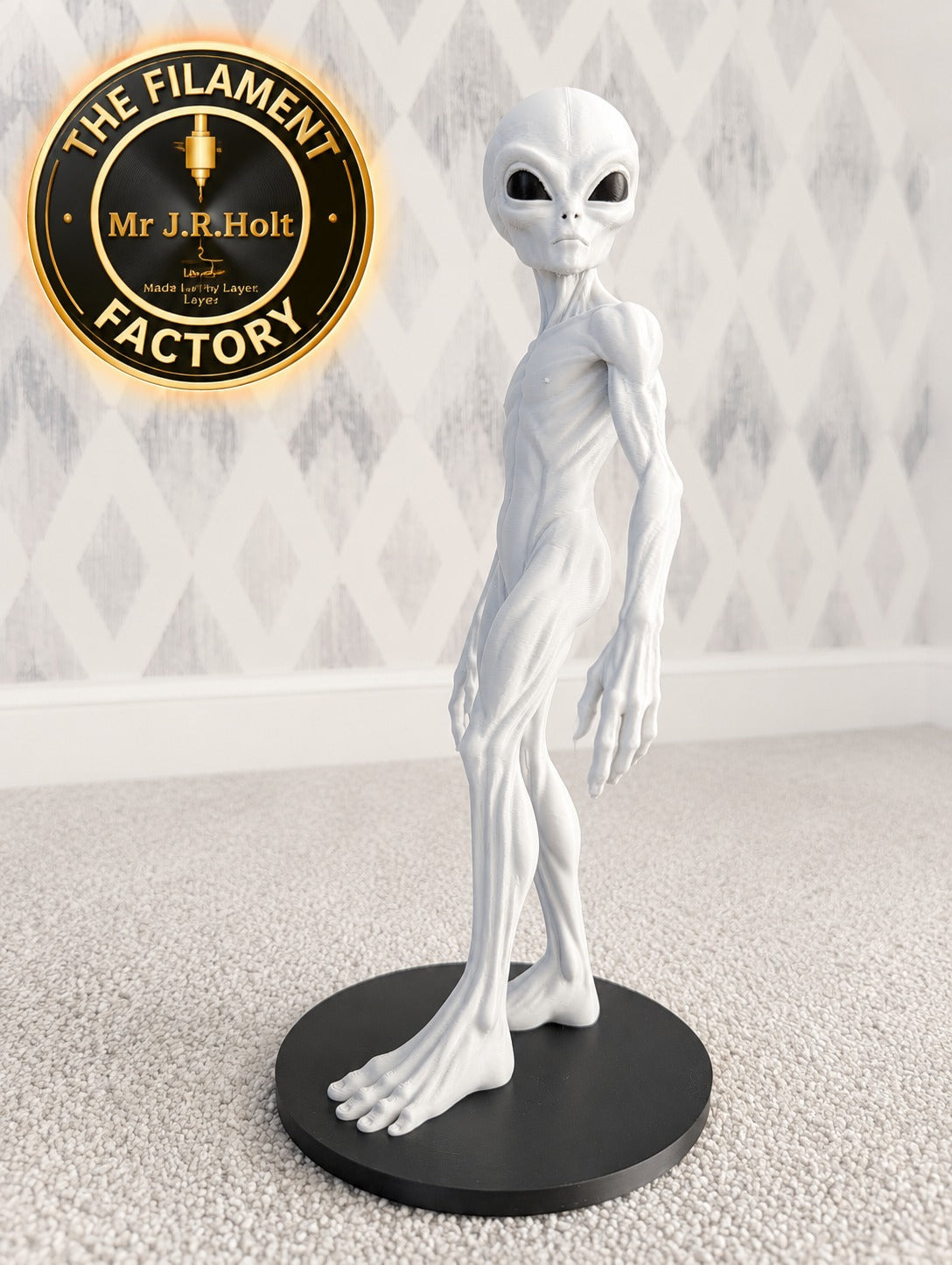 Gray Alien Watcher Figurine 24cm Tall On Stand – Sci-Fi - Detailed Sculpture