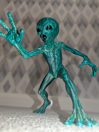 Grey Alien Figure – Standing Dynamic Pose – Custom Painted designs – Brand New