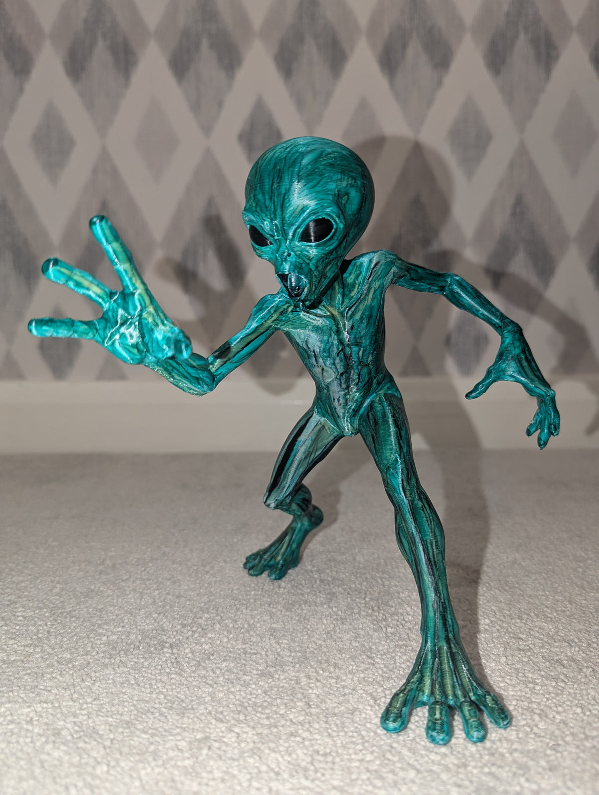 Grey Alien Figure – Standing Dynamic Pose – Custom Painted designs – Brand New